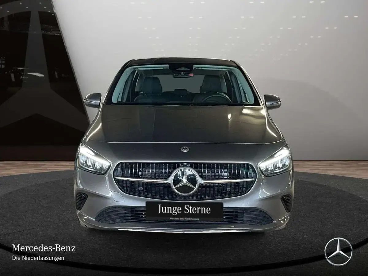 Gebraucht Mercedes B200 Progressive 163 PS (119 kW) 2025 Grau Kleinwagen