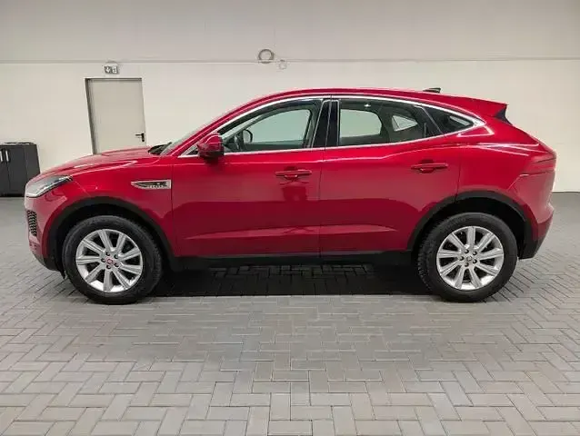 Używany Jaguar E-Pace S 179 KM (131 kW) 2019 Czerwony SUV