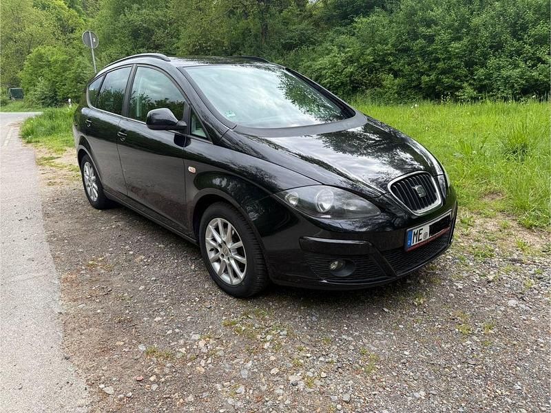 Schwarz Gebraucht 2012 Seat Altea XL Van / Kleinbus | 3.600 € (Fairer Preis) - Bild 1/4