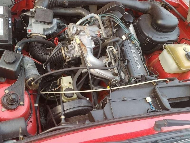 Gebraucht Volvo 360 109 PS (80 kW) 1988 Rot Limousine