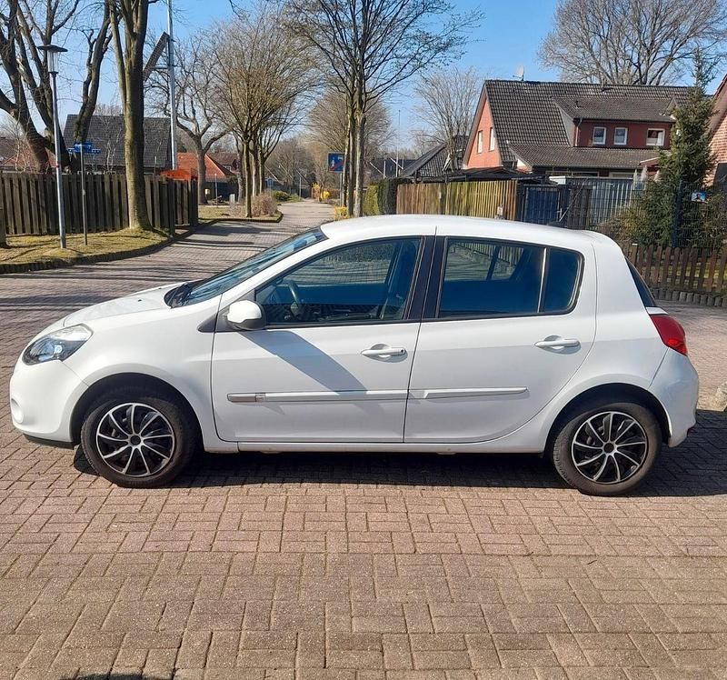 Gebraucht Renault Clio IV Expression 75 PS (55 kW) 2012 Weiß Kleinwagen