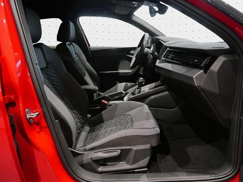 Neu Audi A1 S-Line 150 PS (110 kW) 2025 Progressivrot metallic mythoss Kleinwagen