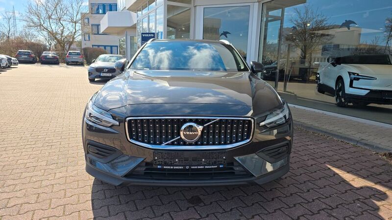 Gebraucht Volvo V60 CC Plus 197 PS (144 kW) 2024 Grau Kombi