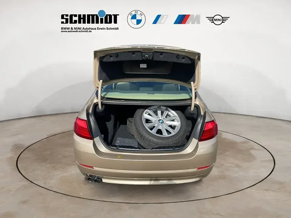 Gebraucht BMW 520 184 PS (135 kW) 2012 Milanobeige Limousine