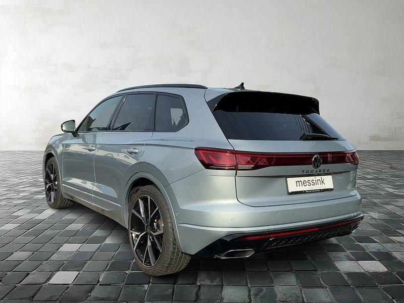 Gebraucht VW Touareg R-line 286 PS (210 kW) 2025 Oyster silver metallic SUV