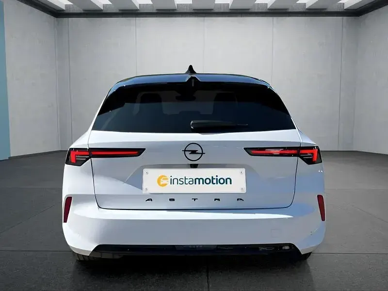 Neu Opel Astra 131 PS (96 kW) 2025 Weiß Kombi