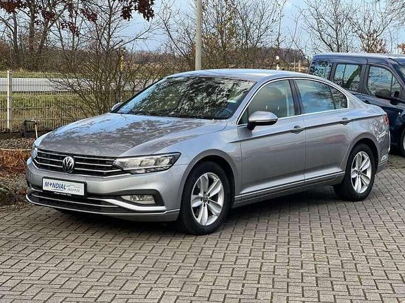 Usado VW Passat Business 190 HP (139 kW) 2021 Prateado Sedan