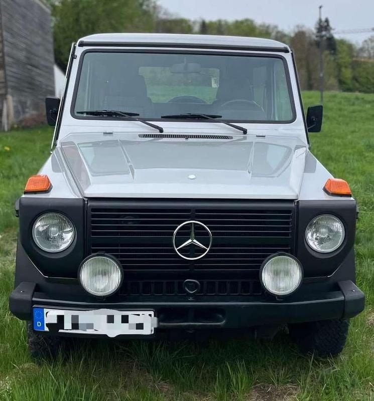 Silber Gebraucht 1983 Mercedes G300 SUV | 25.800 € - Bild 1/4