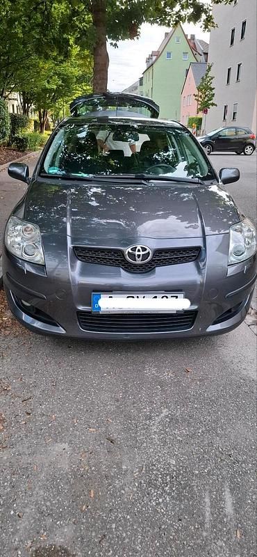 Grau Gebraucht 2007 Toyota Auris Kleinwagen | 4.900 € (Fairer Preis) - Bild 1/4