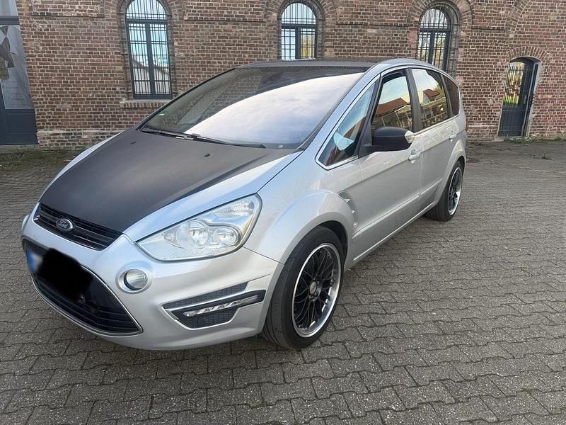 Gebraucht Ford S-MAX 140 PS (102 kW) 2012 Silber Van / Kleinbus