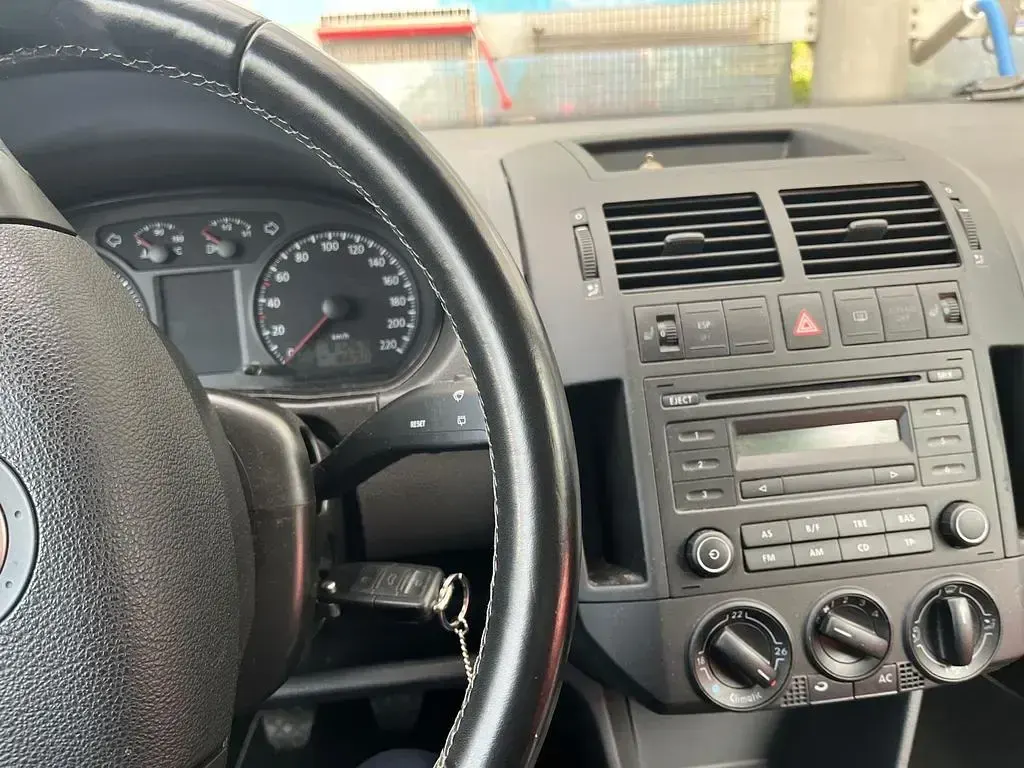 Gebraucht VW Polo Trendline 60 PS (44 kW) 2009 Schwarz Kleinwagen