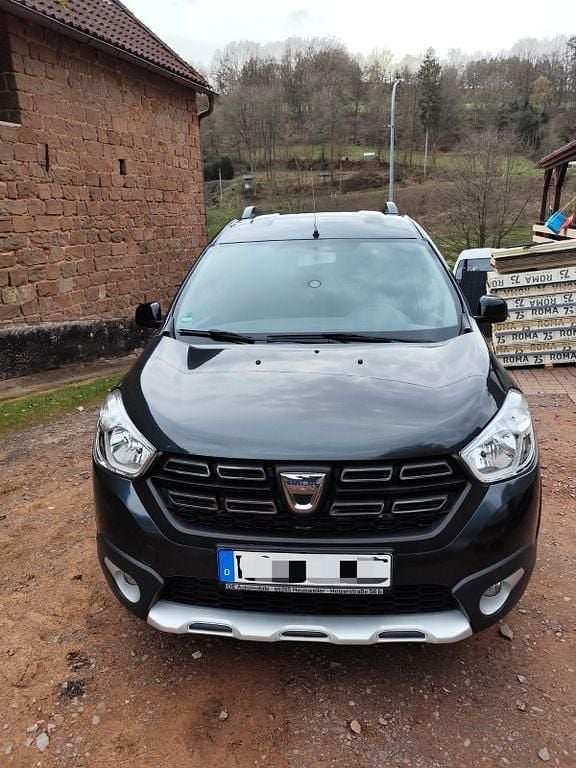 Gebraucht Dacia Dokker Celebration 90 PS (66 kW) 2018 Grau Van / Kleinbus