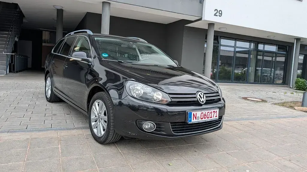 Gebraucht VW Golf VI Style 105 PS (77 kW) 2011 Schwarz Kleinwagen
