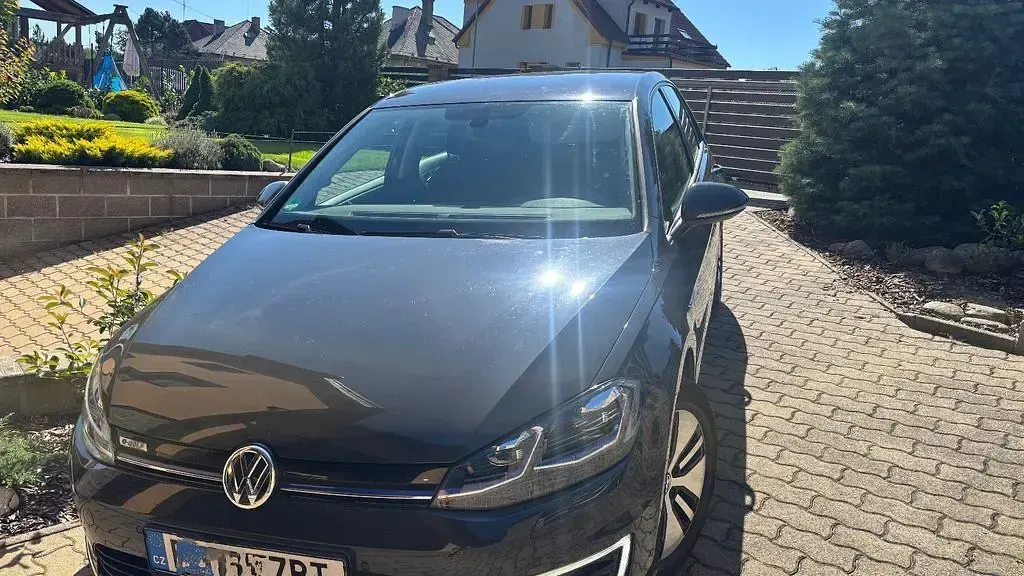 Gebraucht VW e-Golf 100 kW (136 PS) 2021 Grau Kleinwagen