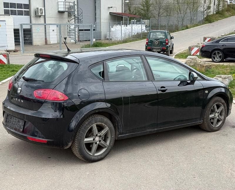 Second-hand Seat Leon 105 CP (77 kW) 2012 Negru Berlinǎ
