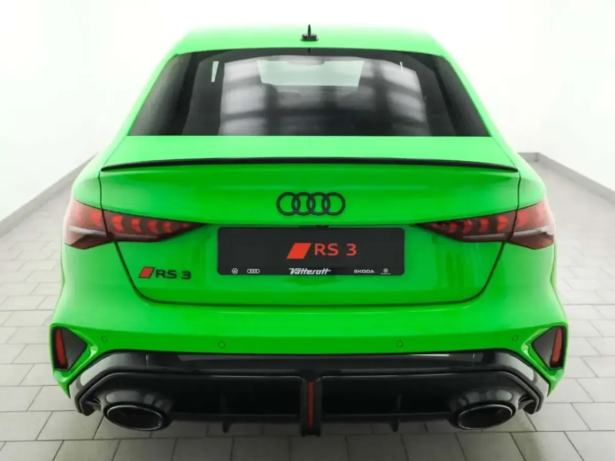 Neu Audi RS3 Sport 400 PS (294 kW) 2025 Gruen Limousine