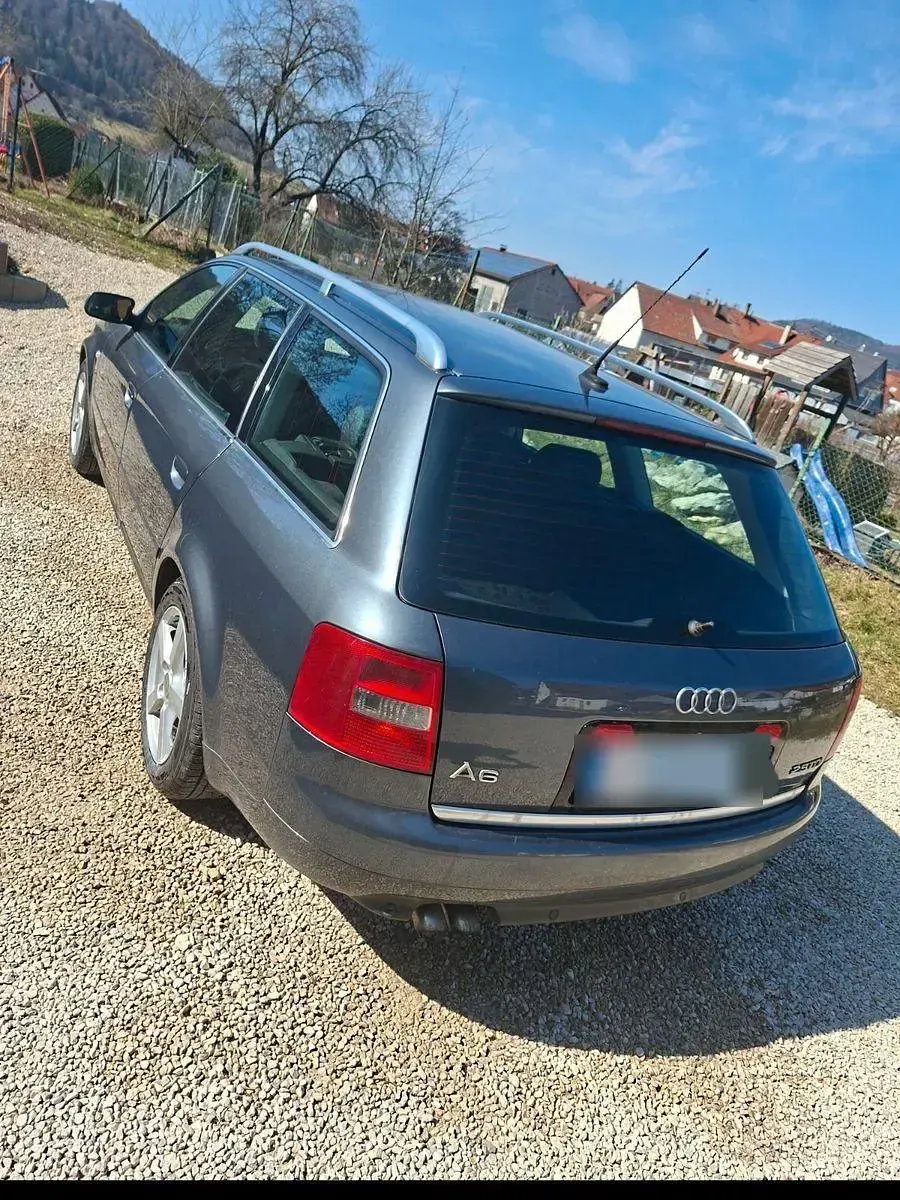 Gebraucht Audi A6 163 PS (119 kW) 2004 Blau Kombi