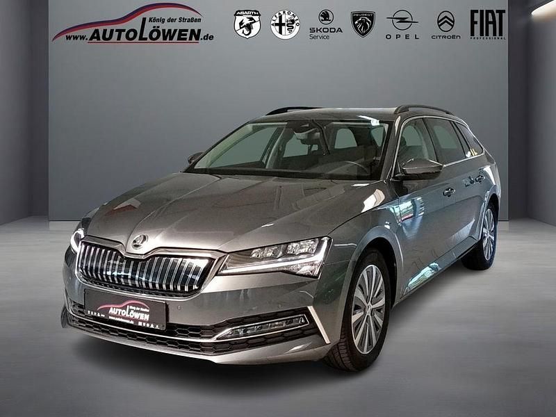 Grau Gebraucht 2022 Skoda Superb Ambition Kombi | 26.850 € (Fairer Preis) - Bild 1/4