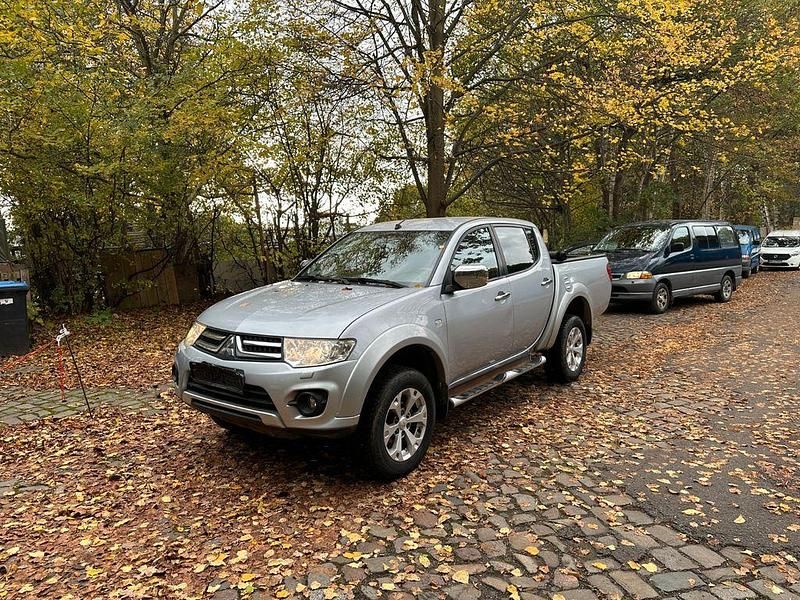 Gebraucht Mitsubishi L200 178 PS (130 kW) 2015 Silber Pickup