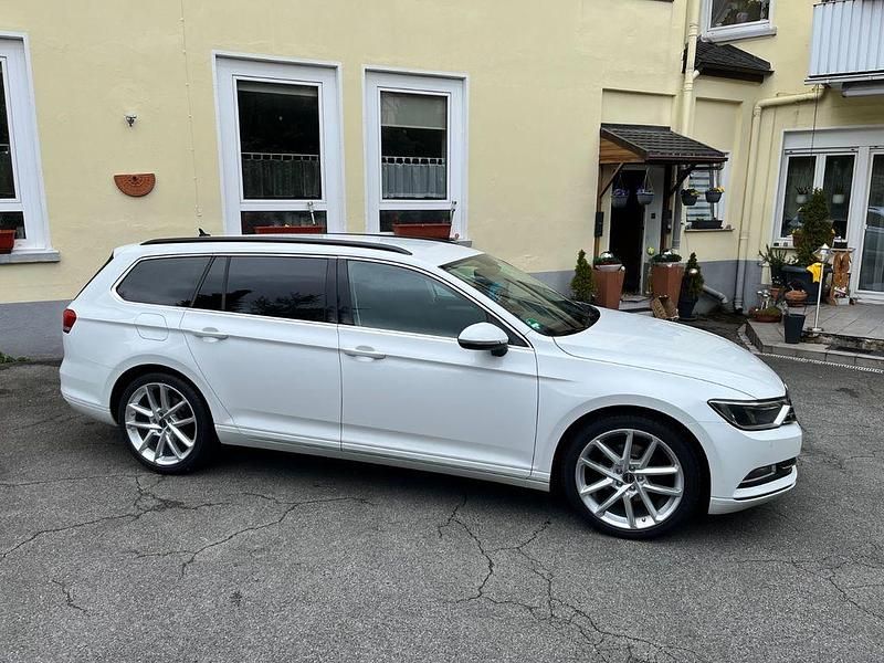 Gebraucht VW Passat Comfortline 150 PS (110 kW) 2018 Weiß Kombi