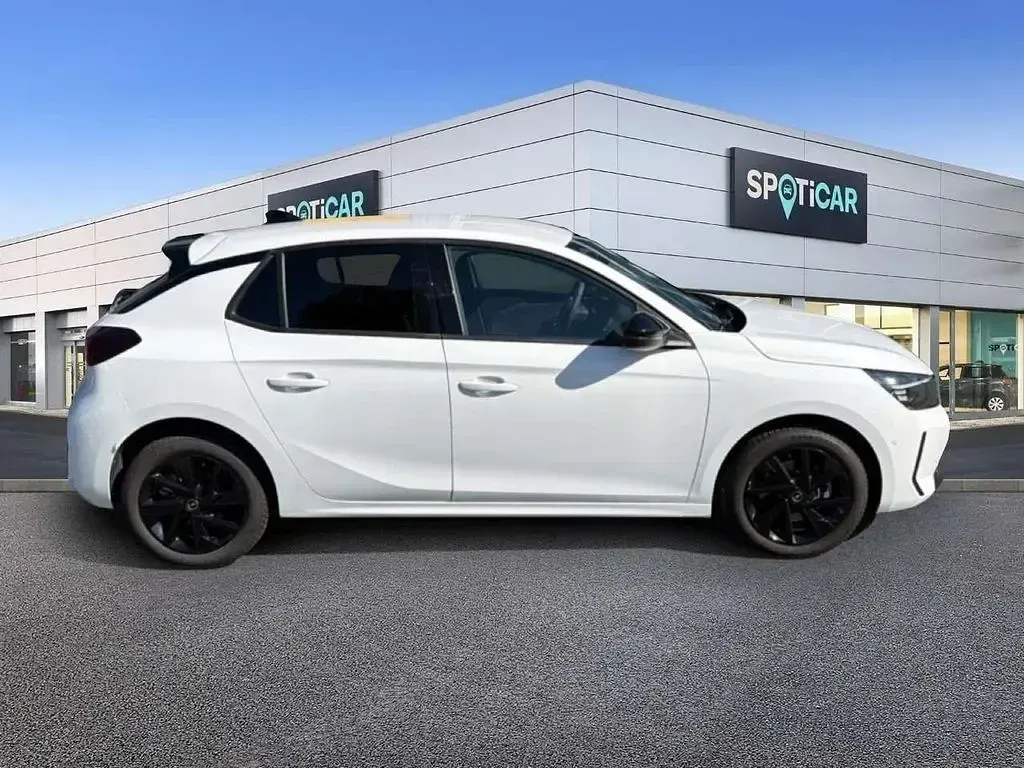 Używany Opel Corsa 101 KM (74 kW) 2024 Biały Hatchback