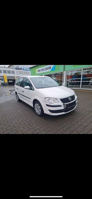 Weiß Gebraucht 2008 VW Touran Van / Kleinbus | 3.800 € (Guter Preis) - Bild 1/4