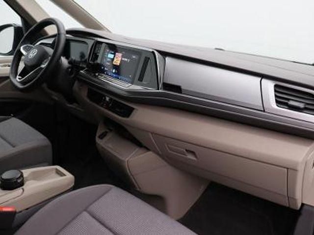 Second-hand VW Multivan Basis 150 CP (110 kW) 2024 Alb Monovolum