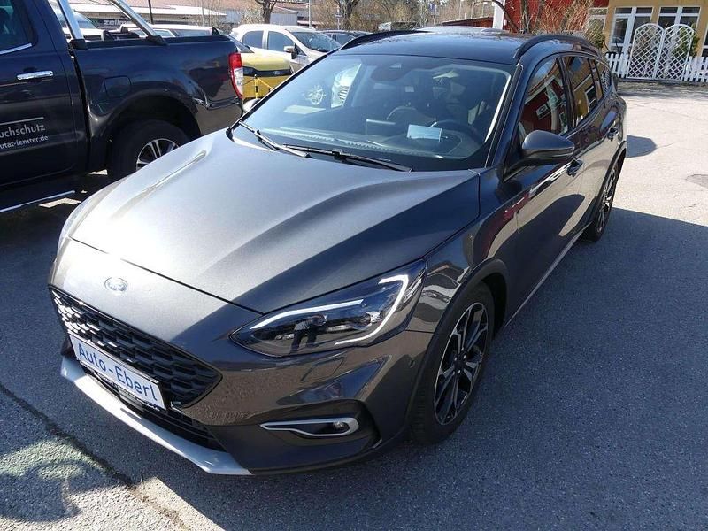 Gebraucht Ford Focus Cool & Connect 125 PS (91 kW) 2021 Blau Limousine