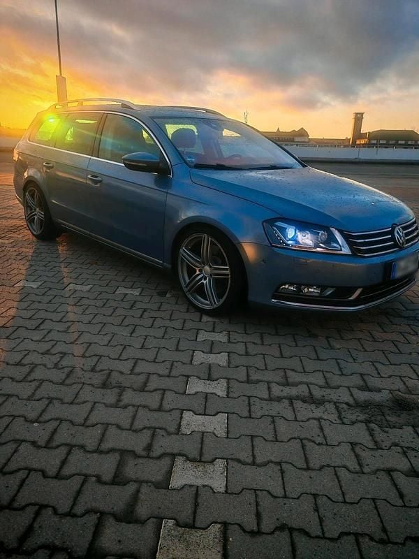 Gebraucht VW Passat R 299 PS (219 kW) 2013 Blau Kombi