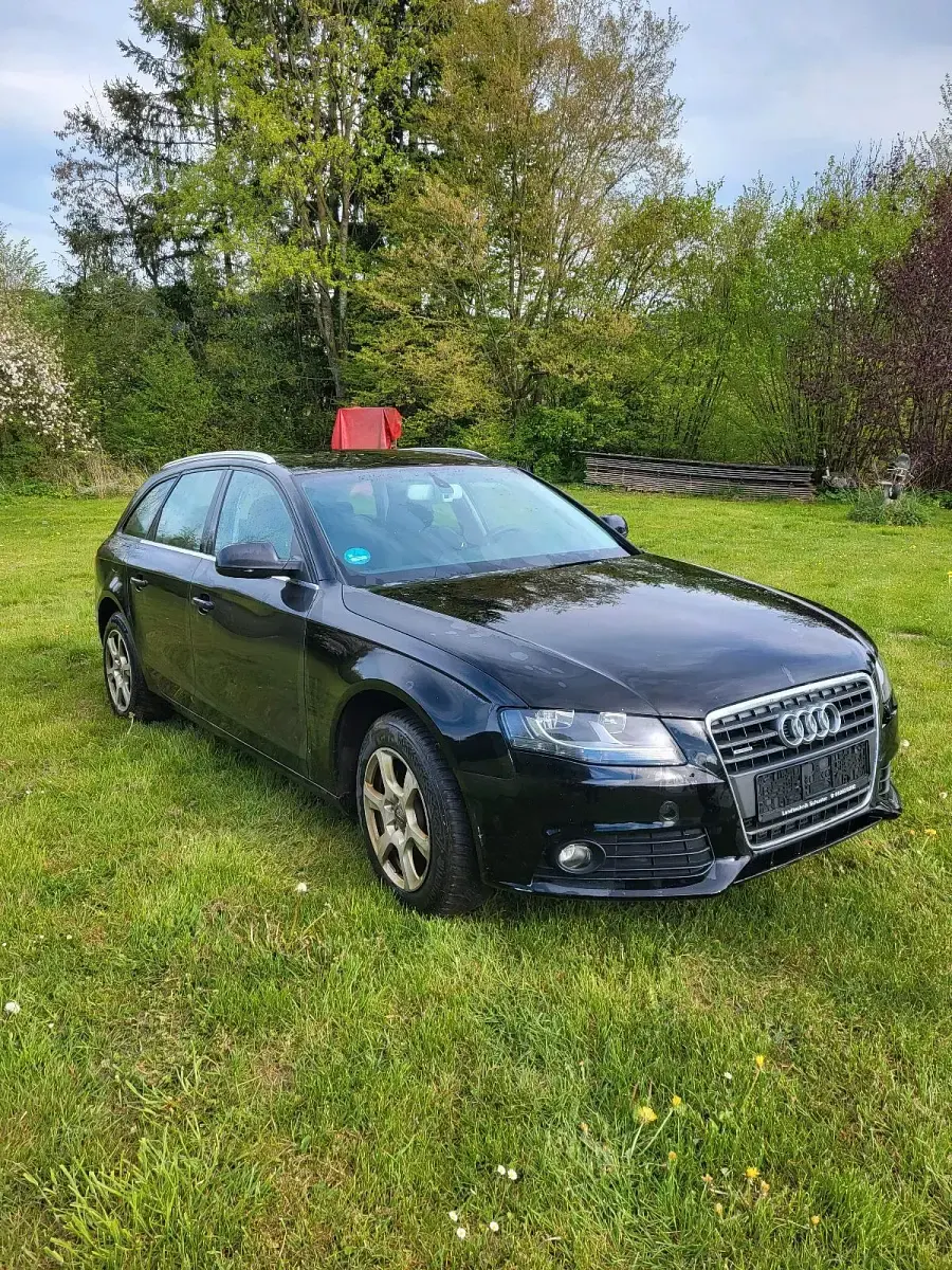 Second-hand Audi A4 140 CP (102 kW) 2011 Negru Break