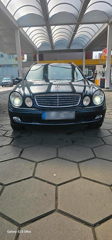 Gebraucht Mercedes E240 200 PS (147 kW) 2005 Schwarz Kombi