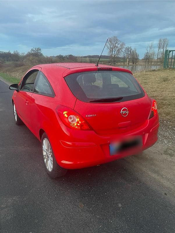 Gebraucht Opel Corsa Innovation 90 PS (66 kW) 2012 Rot Kleinwagen