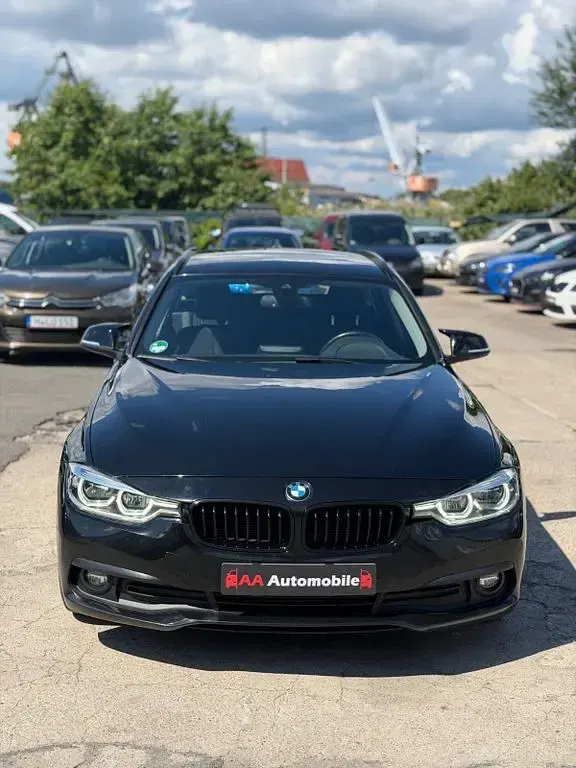 Gebraucht BMW 320 Advantage 190 PS (139 kW) 2019 Schwarz Kombi