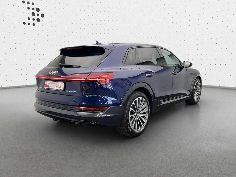 Gebraucht Audi e-tron Advanced Plus 300 kW (408 PS) 2022 Navarrablau metallic SUV