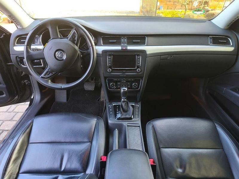 Gebraucht Skoda Superb Elegance 140 PS (102 kW) 2014 Schwarz Kombi