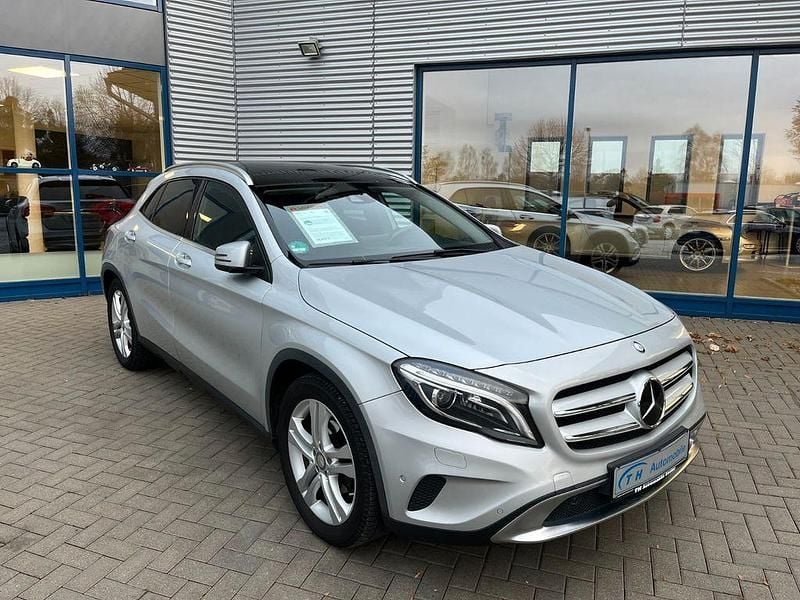 Gebraucht Mercedes GLA200 156 PS (114 kW) 2017 Silber SUV