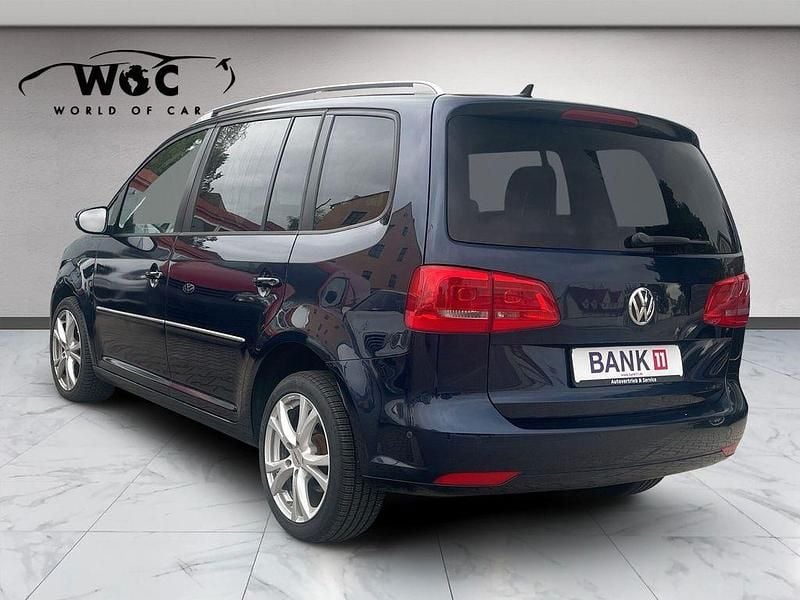 Gebraucht VW Touran Highline 140 PS (102 kW) 2015 Night blue metallic Van / Kleinbus