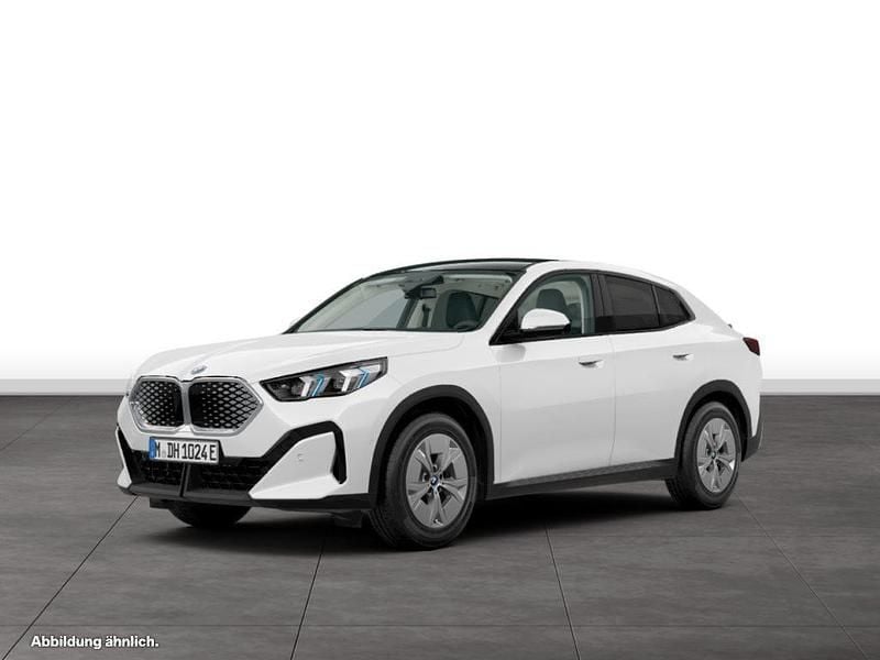 Weiß Gebraucht 2024 BMW iX2 SUV | 50.187 € (Fairer Preis) - Bild 1/4