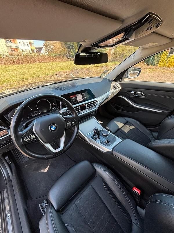 Gebraucht BMW 320 Efficient Dynamics 190 PS (139 kW) 2020 Grau Kombi