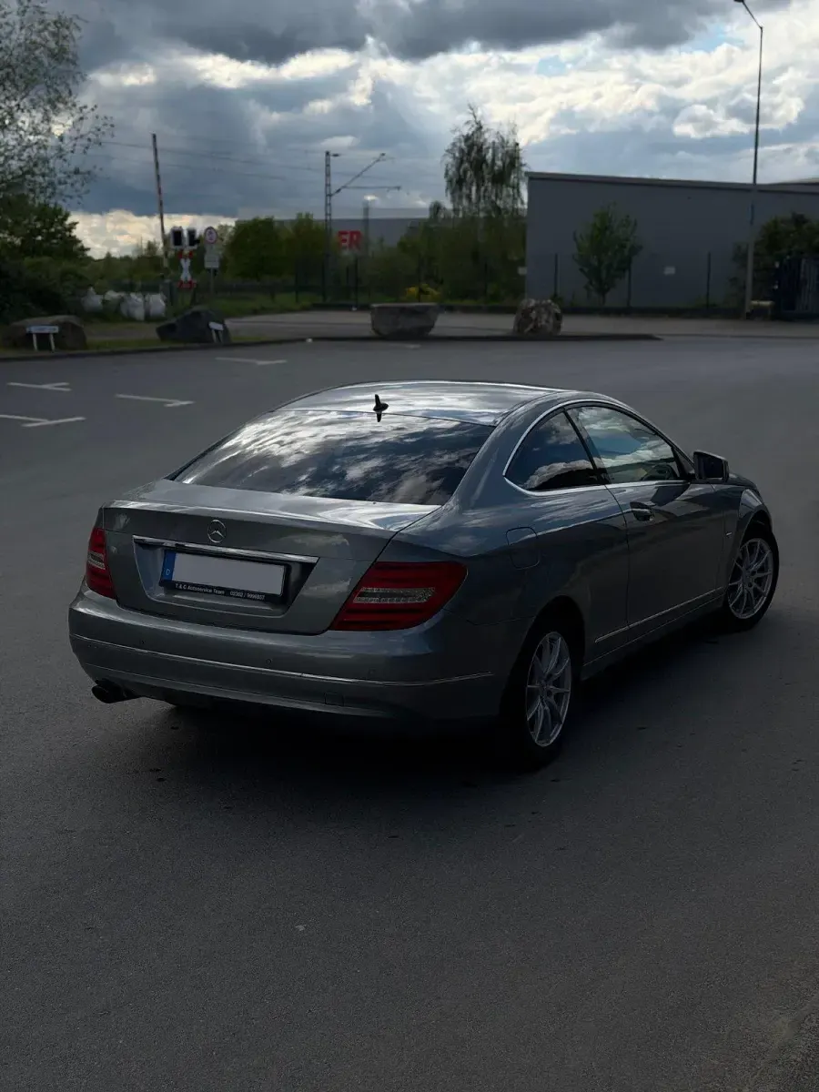 Gebraucht Mercedes C220 170 PS (125 kW) 2012 Grau Coupé
