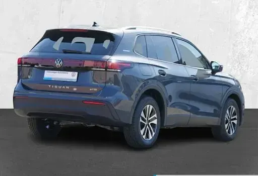 Neu VW Tiguan Life 150 PS (110 kW) 2026 Grau SUV
