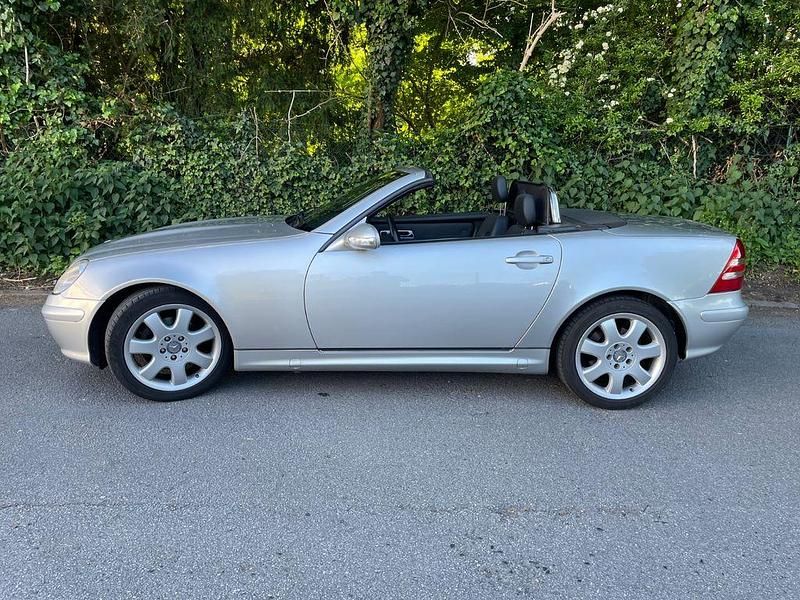 Gebraucht Mercedes SLK230 197 PS (144 kW) 2001 Silber Cabrio