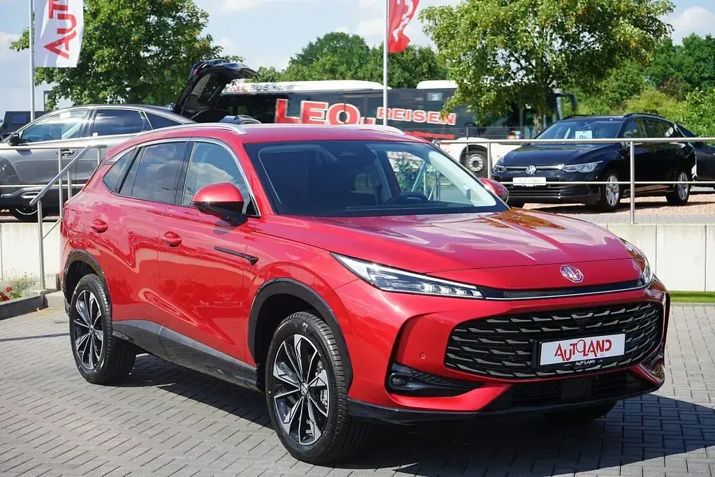 Neu MG HS Luxury 170 PS (125 kW) 2025 Rot SUV