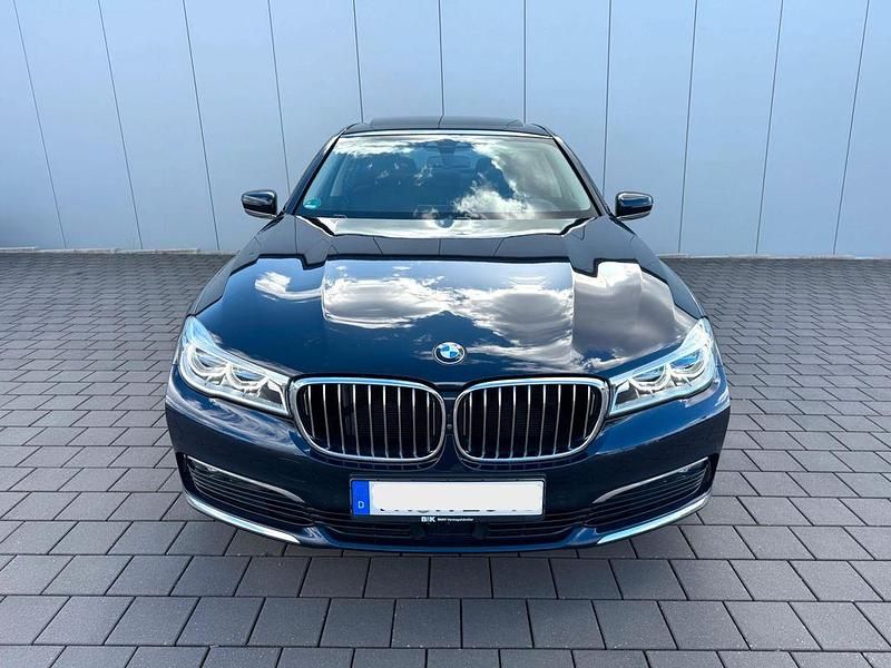 Gebraucht BMW 740 320 PS (235 kW) 2018 Blau Limousine