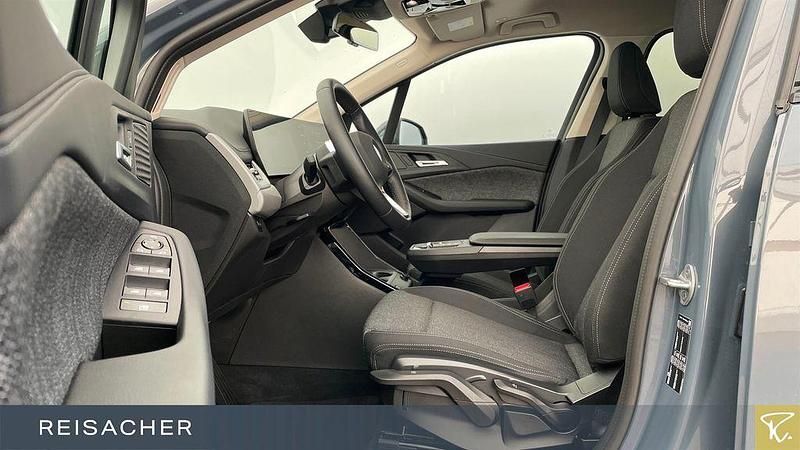 Gebraucht BMW 220 Active Tourer 156 PS (114 kW) 2025 Grau Van / Kleinbus