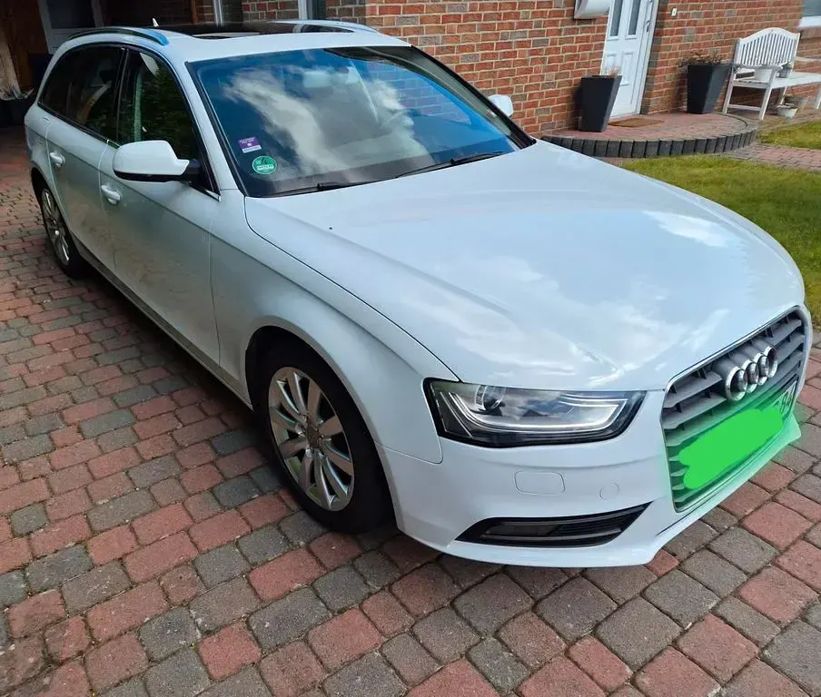 Gebraucht Audi A4 177 PS (130 kW) 2013 Weiß Kombi