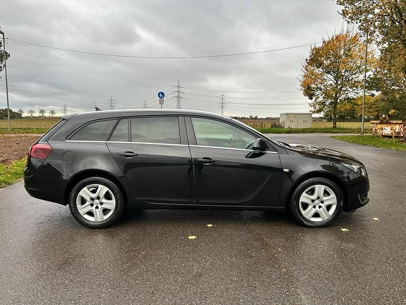 Gebraucht Opel Insignia 131 PS (96 kW) 2014 Schwarz Kombi