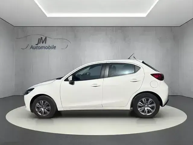 Gebraucht Mazda 2 Center-Line 125 PS (91 kW) 2022 Weiß Limousine