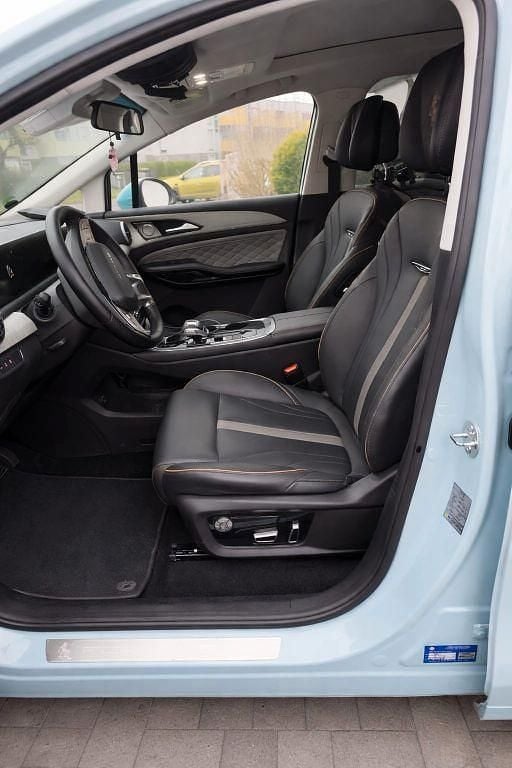 Gebraucht DFSK Forthing 4 177 PS (130 kW) 2024 Blau Van / Kleinbus