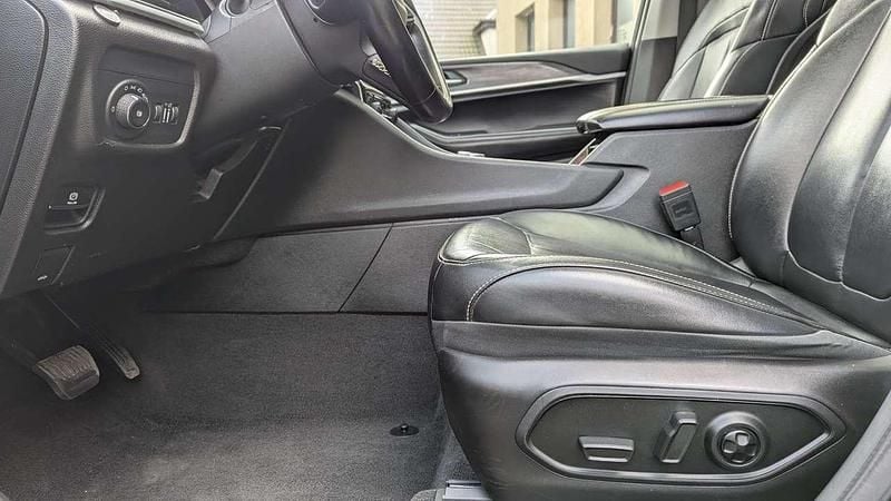 Gebraucht Jeep Grand Cherokee Limited 296 PS (217 kW) 2022 Schwarz SUV